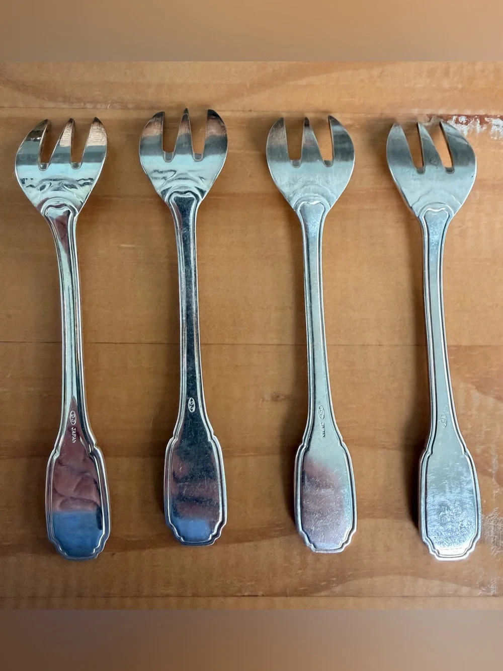 4 VTG DJ Oyster Cocktail Forks, Charcuterie Forks, Cottagecore, Beach RARE JAPAN